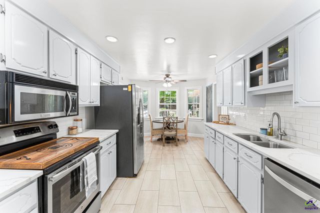 102 Crestwood Circle, Centerville, GA 31028