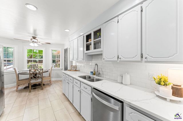 102 Crestwood Circle, Centerville, GA 31028