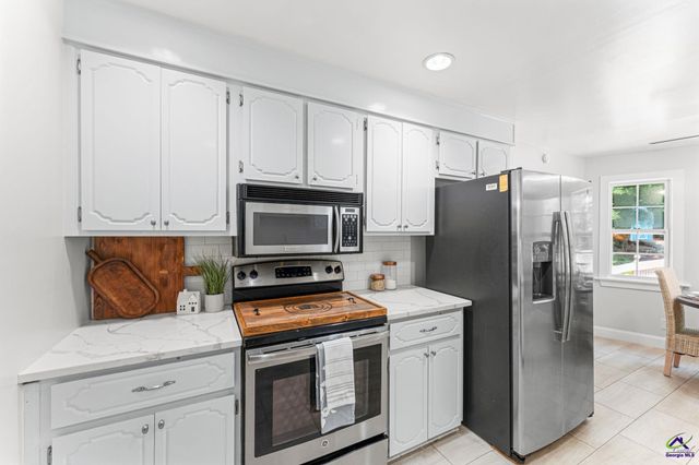 102 Crestwood Circle, Centerville, GA 31028