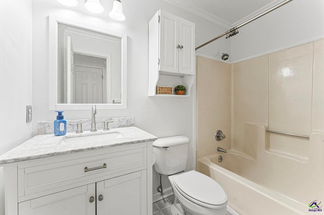 102 Crestwood Circle, Centerville, GA 31028