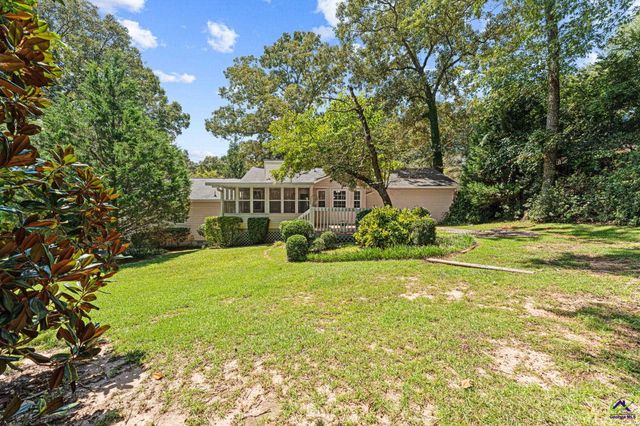 102 Crestwood Circle, Centerville, GA 31028