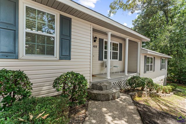 102 Crestwood Circle, Centerville, GA 31028