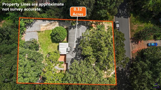 102 Crestwood Circle, Centerville, GA 31028
