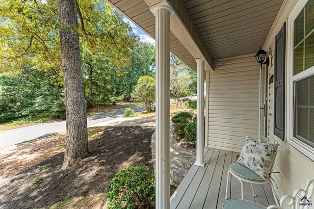 102 Crestwood Circle, Centerville, GA 31028