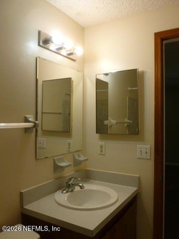 2656 PINEWOOD Boulevard E, Middleburg, FL 32068