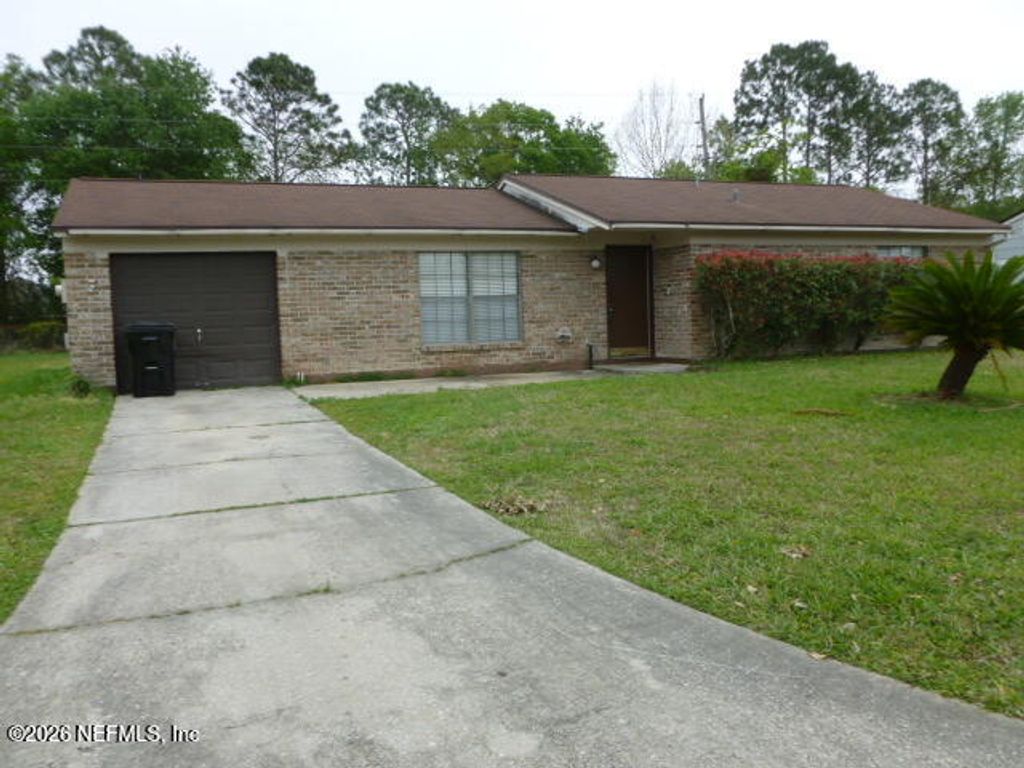 2656 PINEWOOD Boulevard E, Middleburg, FL 32068