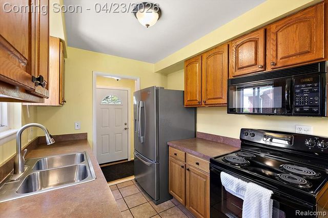 19323 Ingram Street, Livonia, MI 48152