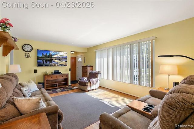19323 Ingram Street, Livonia, MI 48152