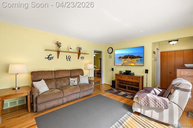 19323 Ingram Street, Livonia, MI 48152