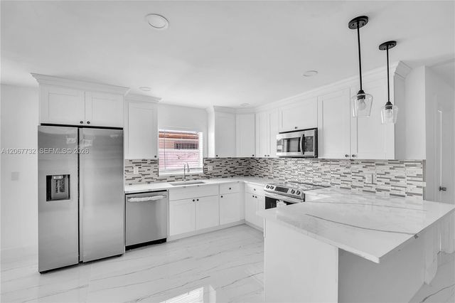 9242 SW 18th Road, Boca Raton, FL 33428