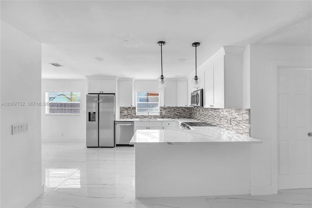 9242 SW 18th Road, Boca Raton, FL 33428