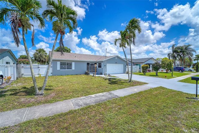 9242 SW 18th Road, Boca Raton, FL 33428
