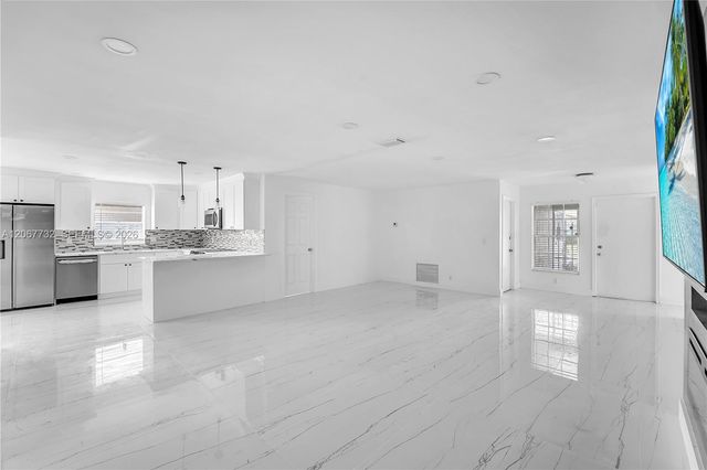 9242 SW 18th Road, Boca Raton, FL 33428