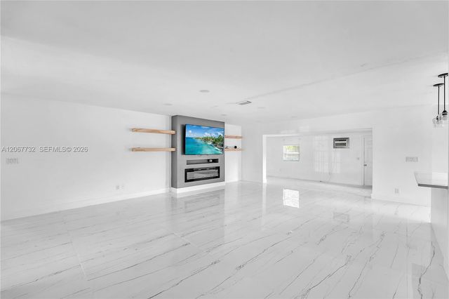 9242 SW 18th Road, Boca Raton, FL 33428