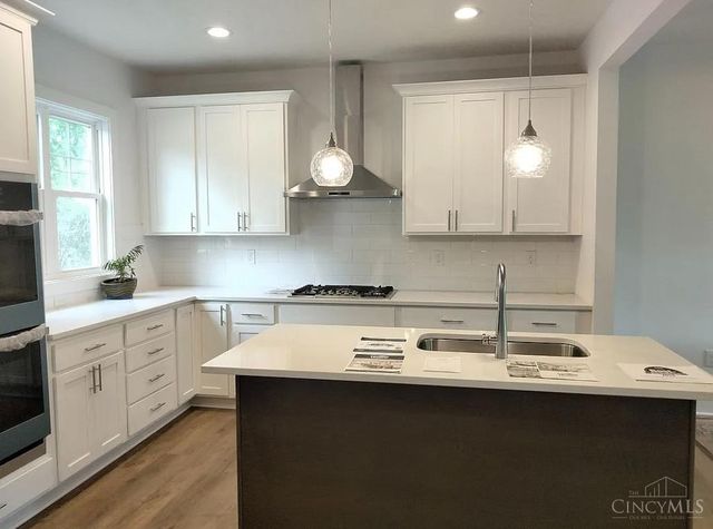 8109 Maxfield Lane, Madeira, OH 45243