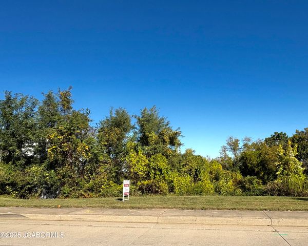 714 SWIFTS HIGHWAY, Jefferson City, MO 65109