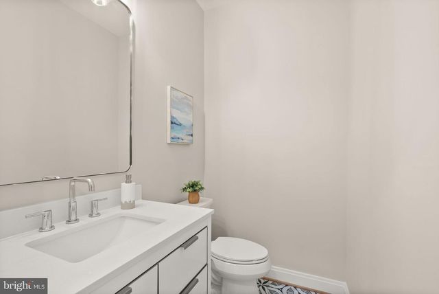 5709 5TH ST S, Arlington, VA 22204