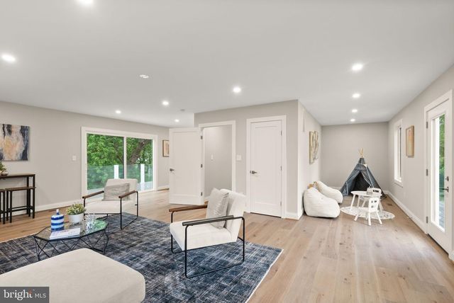 5709 5TH ST S, Arlington, VA 22204