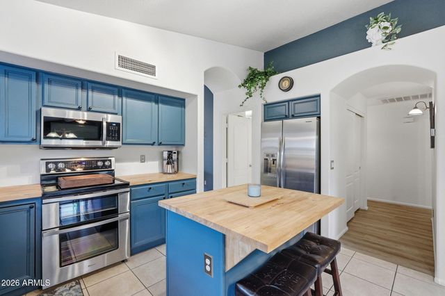 2432 W OBERLIN Way, Phoenix, AZ 85085