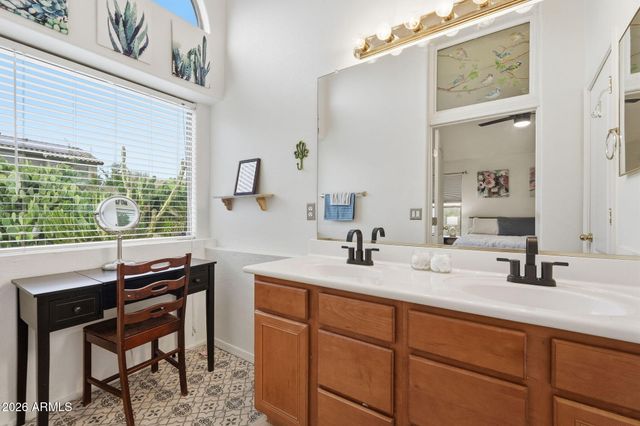 2432 W OBERLIN Way, Phoenix, AZ 85085