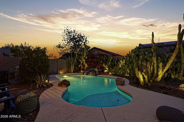 2432 W OBERLIN Way, Phoenix, AZ 85085