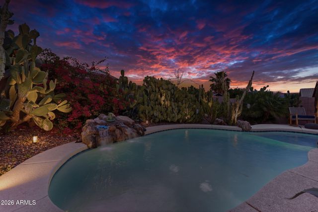 2432 W OBERLIN Way, Phoenix, AZ 85085