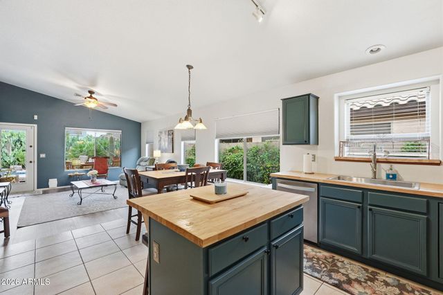 2432 W OBERLIN Way, Phoenix, AZ 85085