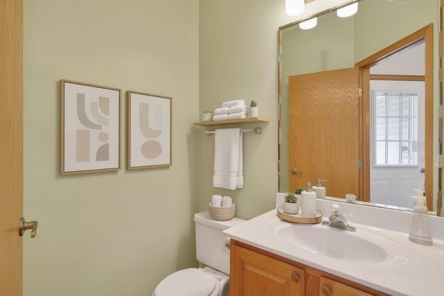 2177 Cool Stream Circle, Eagan, MN 55122