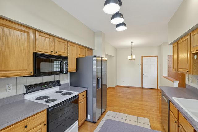 2177 Cool Stream Circle, Eagan, MN 55122