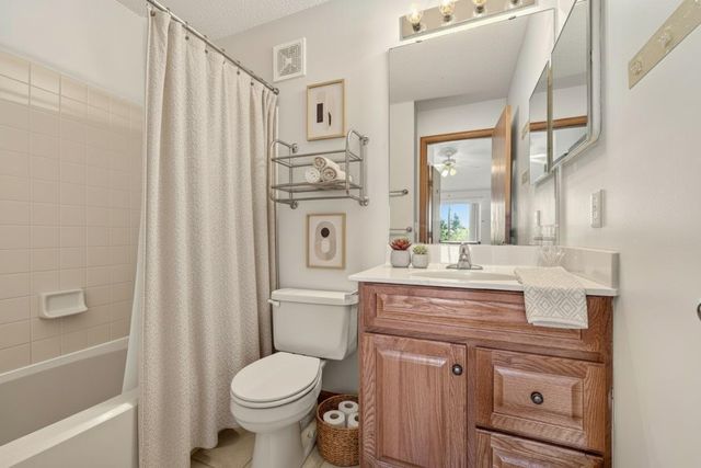 2177 Cool Stream Circle, Eagan, MN 55122