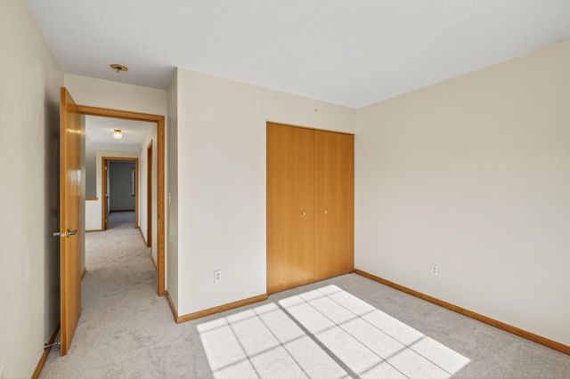 2177 Cool Stream Circle, Eagan, MN 55122