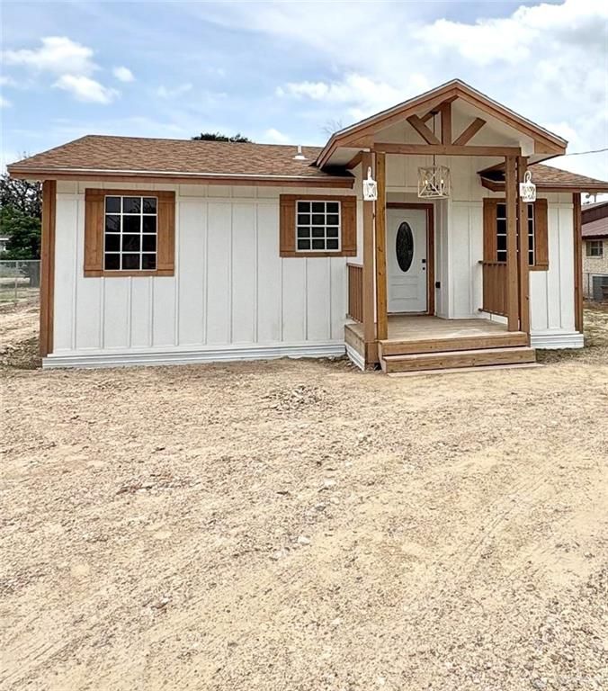 41 Rincon Road, Escobares, TX 78584