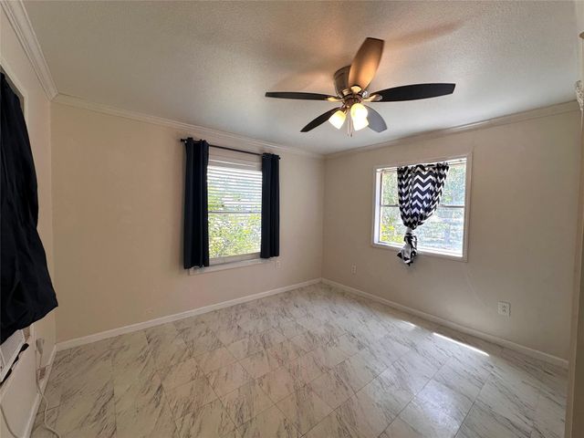 400 Sunbonnet DR, Buda, TX 78610