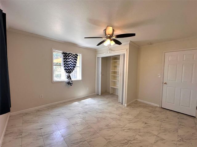 400 Sunbonnet DR, Buda, TX 78610