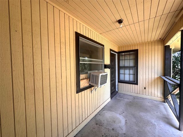 400 Sunbonnet DR, Buda, TX 78610