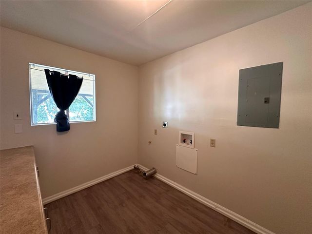 400 Sunbonnet DR, Buda, TX 78610