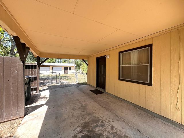 400 Sunbonnet DR, Buda, TX 78610