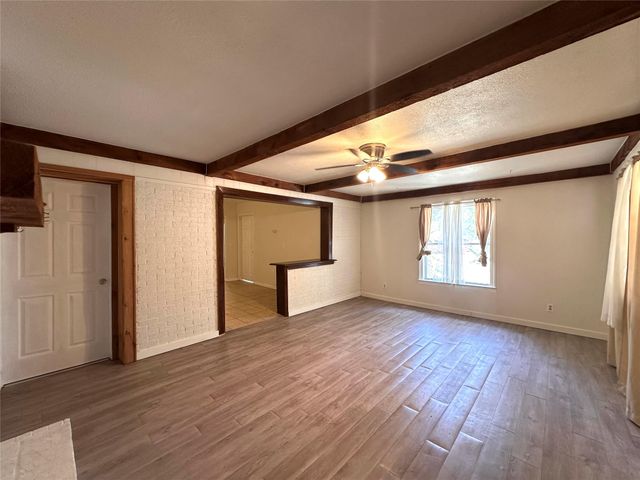 400 Sunbonnet DR, Buda, TX 78610