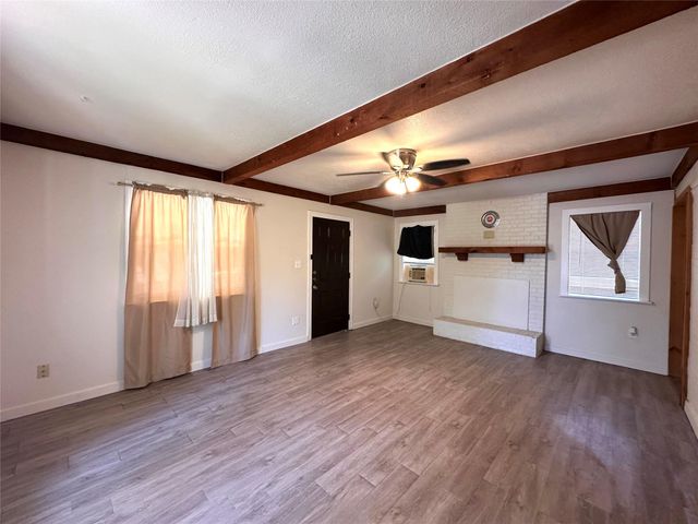 400 Sunbonnet DR, Buda, TX 78610
