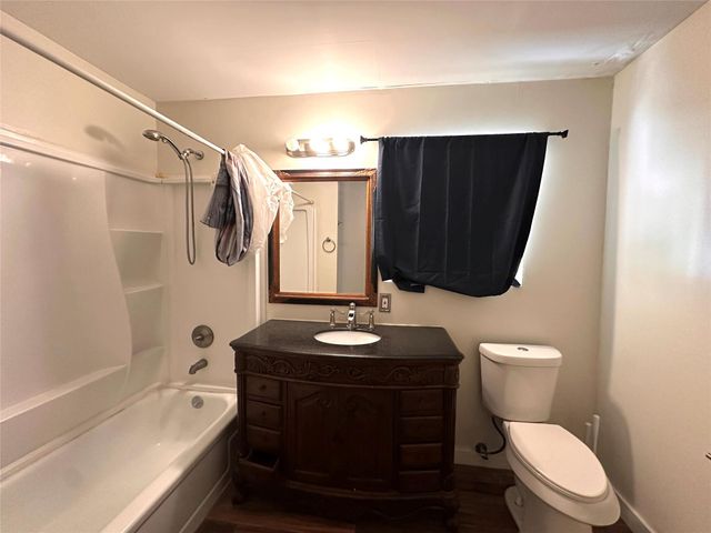 400 Sunbonnet DR, Buda, TX 78610