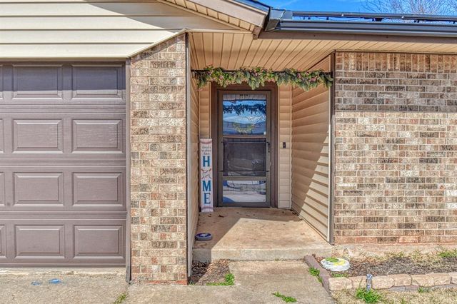 1805 SE 13th Street, Moore, OK 73160