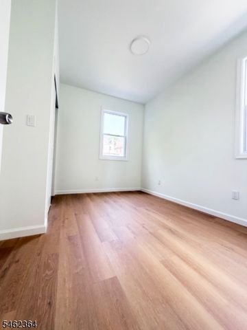 346 Woodside Ave, Newark City, NJ 07104