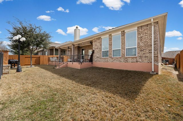 381 Betony LOOP, Buda, TX 78610