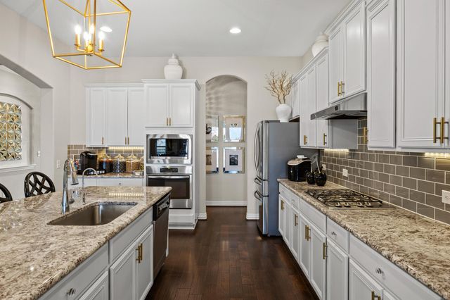 381 Betony LOOP, Buda, TX 78610