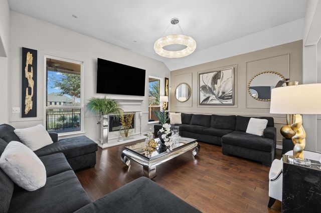 381 Betony LOOP, Buda, TX 78610