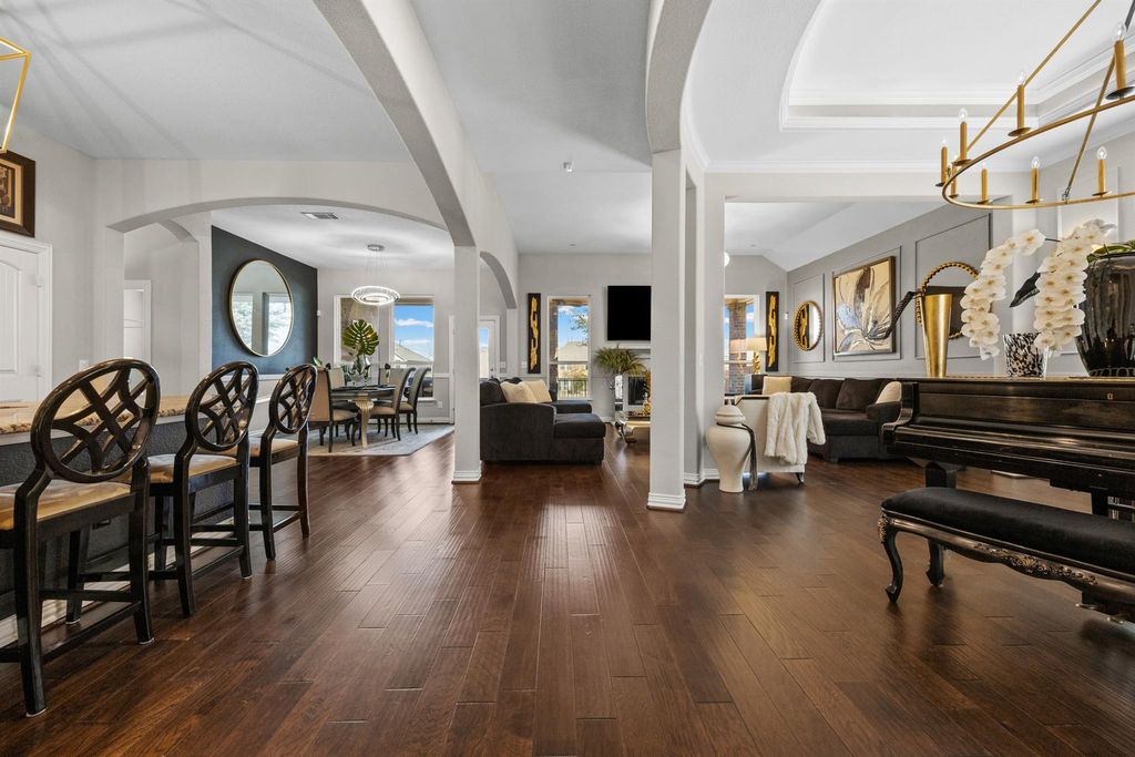 381 Betony LOOP, Buda, TX 78610