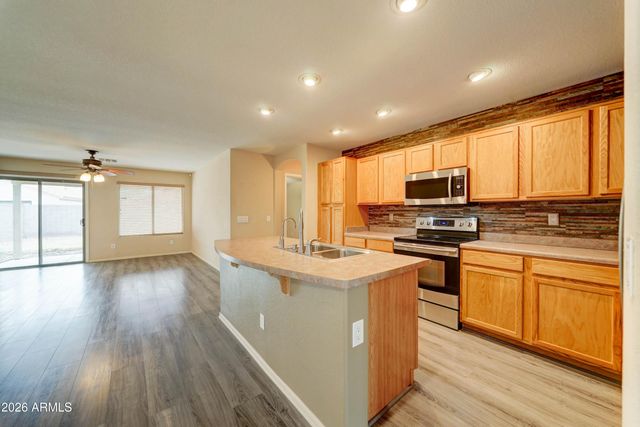 39942 N PASSARO Drive, San Tan Valley, AZ 85140