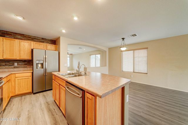 39942 N PASSARO Drive, San Tan Valley, AZ 85140
