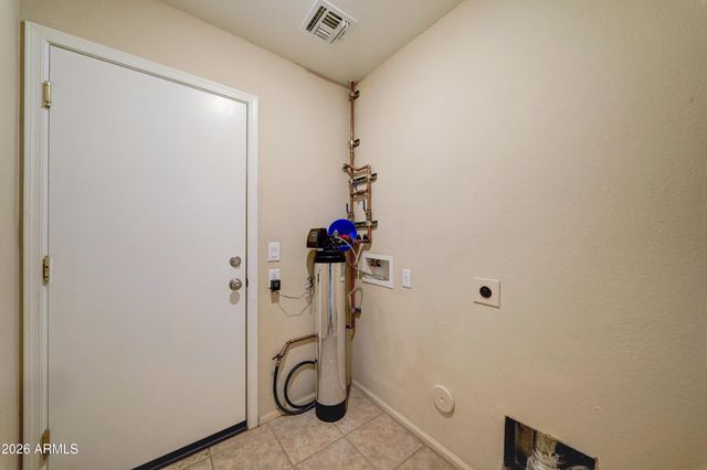 39942 N PASSARO Drive, San Tan Valley, AZ 85140