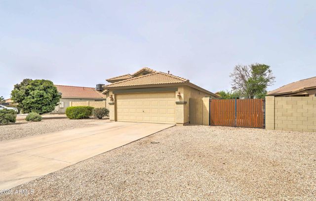 39942 N PASSARO Drive, San Tan Valley, AZ 85140